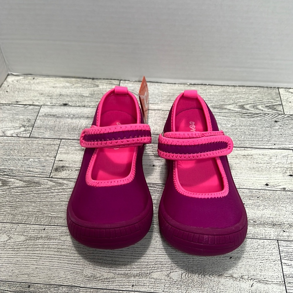 Girls shoes